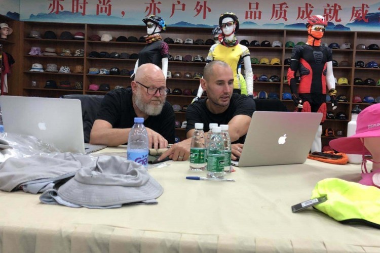 China Dragon One Apparel Company Limited Unternehmensprofil