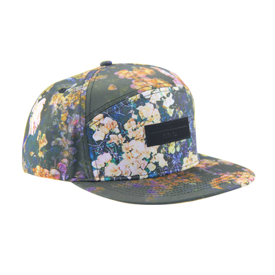 100% Polyester 7 Panel Snapback Custom Camp Hut mit Leder Patch Logo auf der Vorderseite