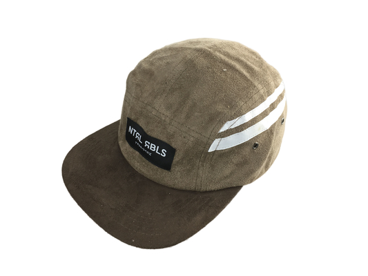 Modische 5-Panel-Camp Caps mit flachem PU-Visor und gewebtem Label-Logo