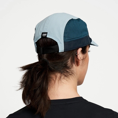 Suede Peak 5 Panel Camp Caps mit Sublimationsdruckkrone und Lederband